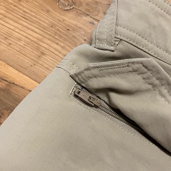 North Face hiking pants. Near-new condition! - Picture 14 of 16